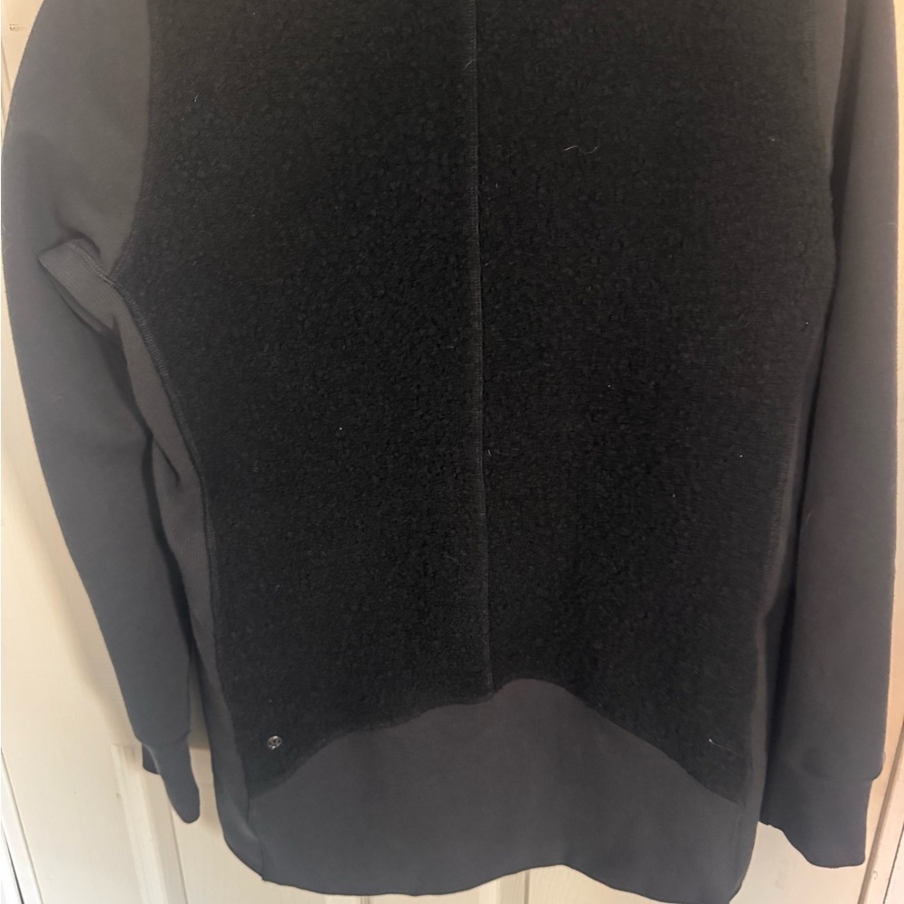 Lululemon Women's Black Stand Out Sherpa Jacket Full Zip Size: 8 - Picture 11 of 16